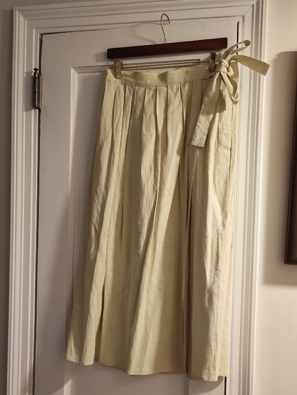 British Khaki Pale Chamois Color. 100% Linen Pleated Wrap Midi Skirt. Size 14